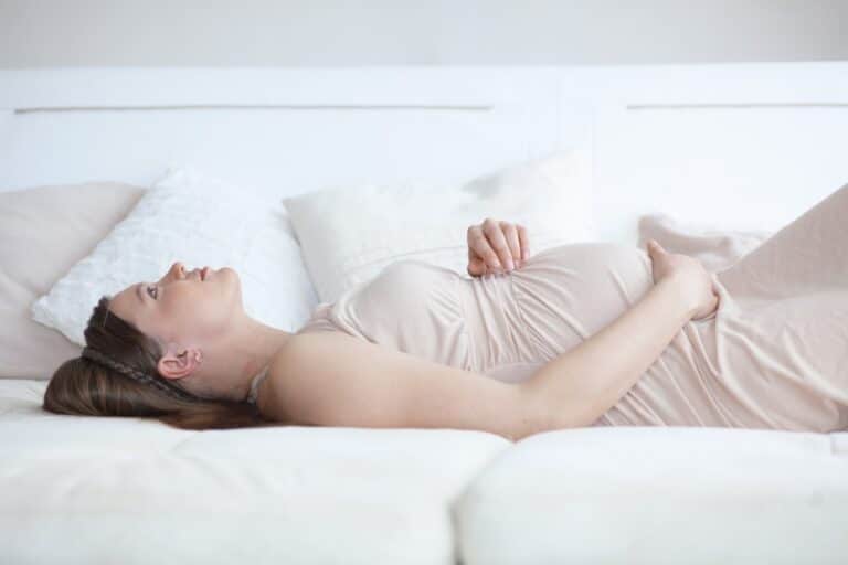 Θετικό τεστ εγκυμοσύνης και πόνοι περιόδου